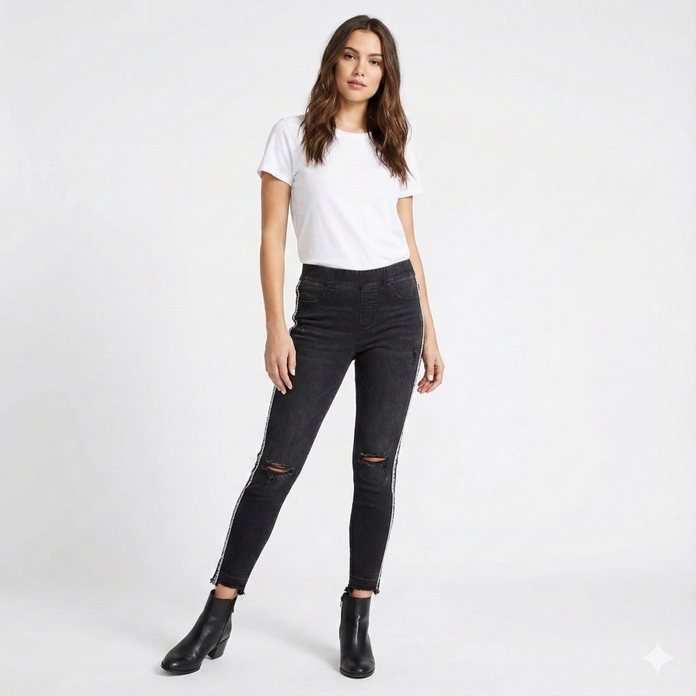 Spanx Pull On Jeans Distressed Ankle Skinny Black M